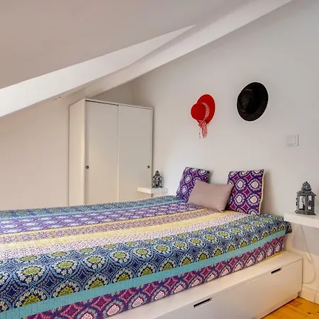 Cosy And Bright Studio For 4 In Beato Lisboa